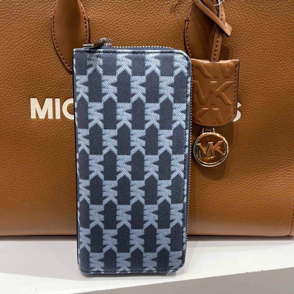 Michael Kors Men’s Women’s Cooper Tech Zip Around Wallet
Navy Multi Unisex
NWT - Picture 1 of 16